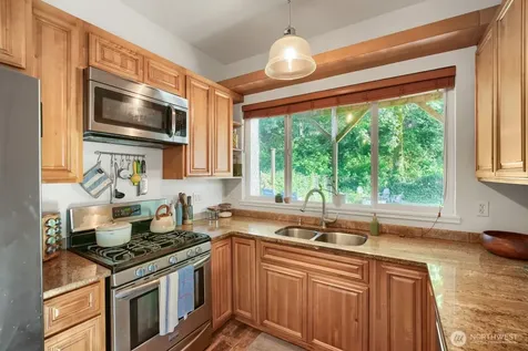 1025 S Donovan Street Seattle WA 98108