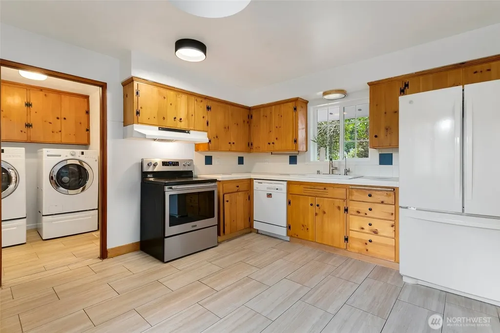 8424 97th Street SW Lakewood WA 98498