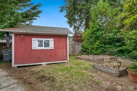 8424 97th Street SW Lakewood WA 98498