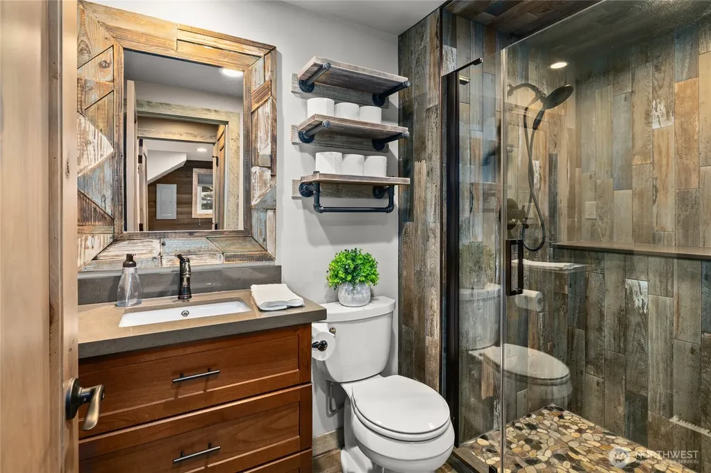 221 W Lakedale Drive Ronald WA 98940