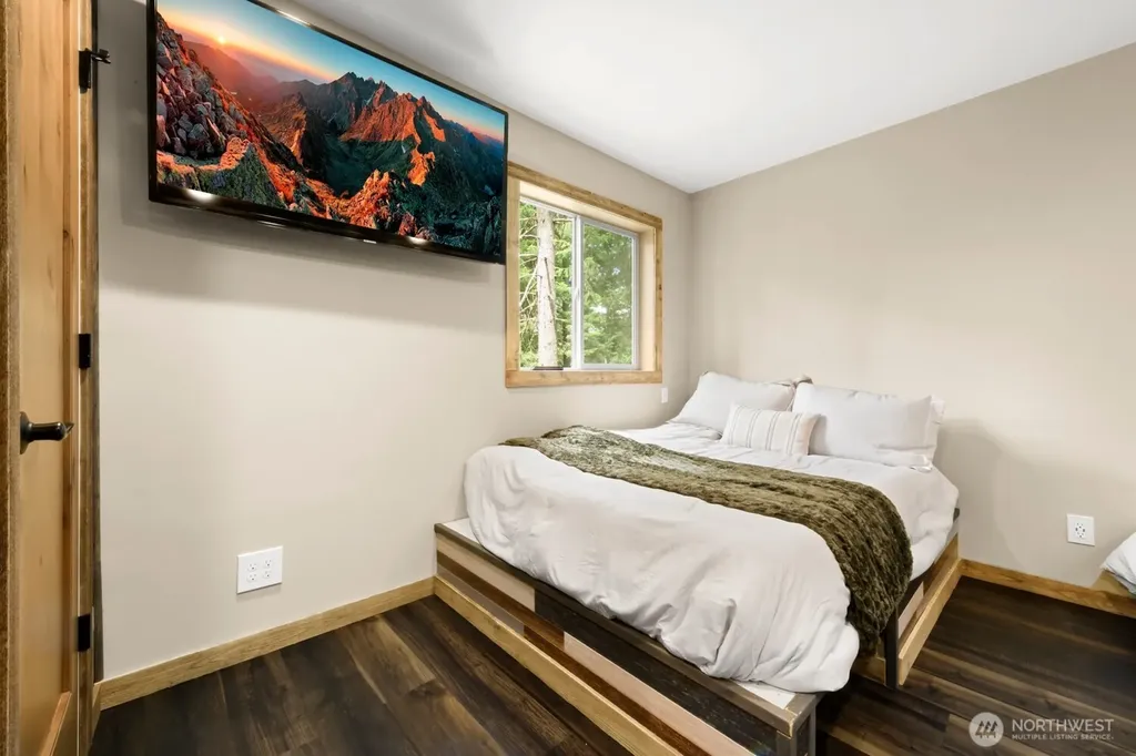 221 W Lakedale Drive Ronald WA 98940