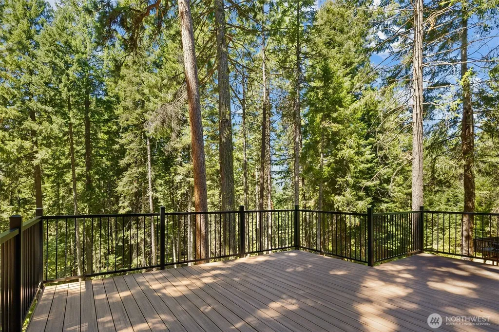 221 W Lakedale Drive Ronald WA 98940