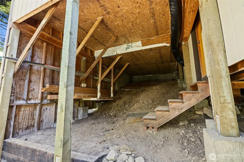 221 W Lakedale Drive Ronald WA 98940