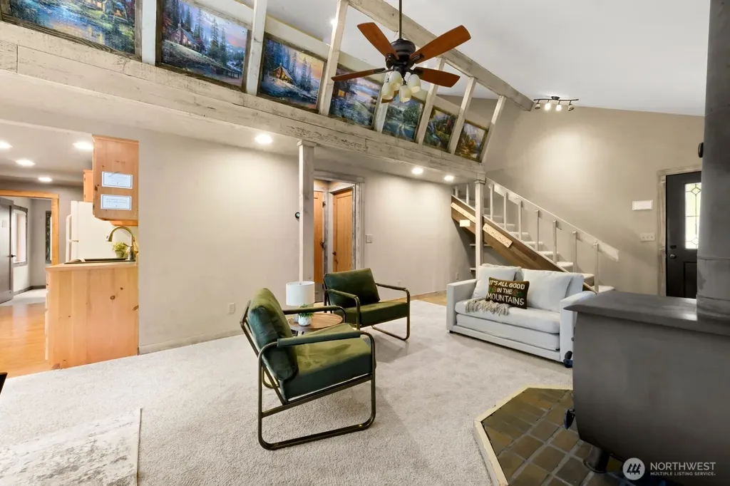 221 W Lakedale Drive Ronald WA 98940