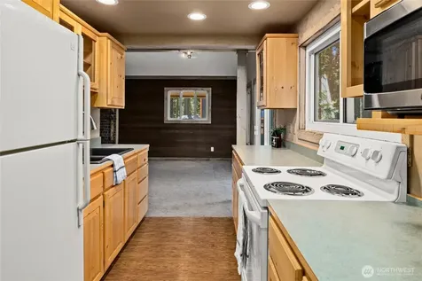 221 W Lakedale Drive Ronald WA 98940
