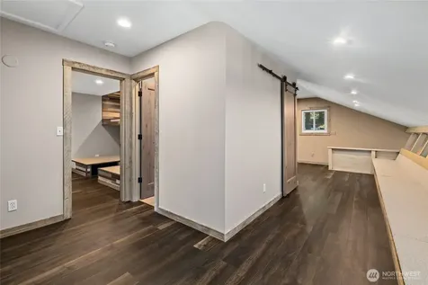 221 W Lakedale Drive Ronald WA 98940