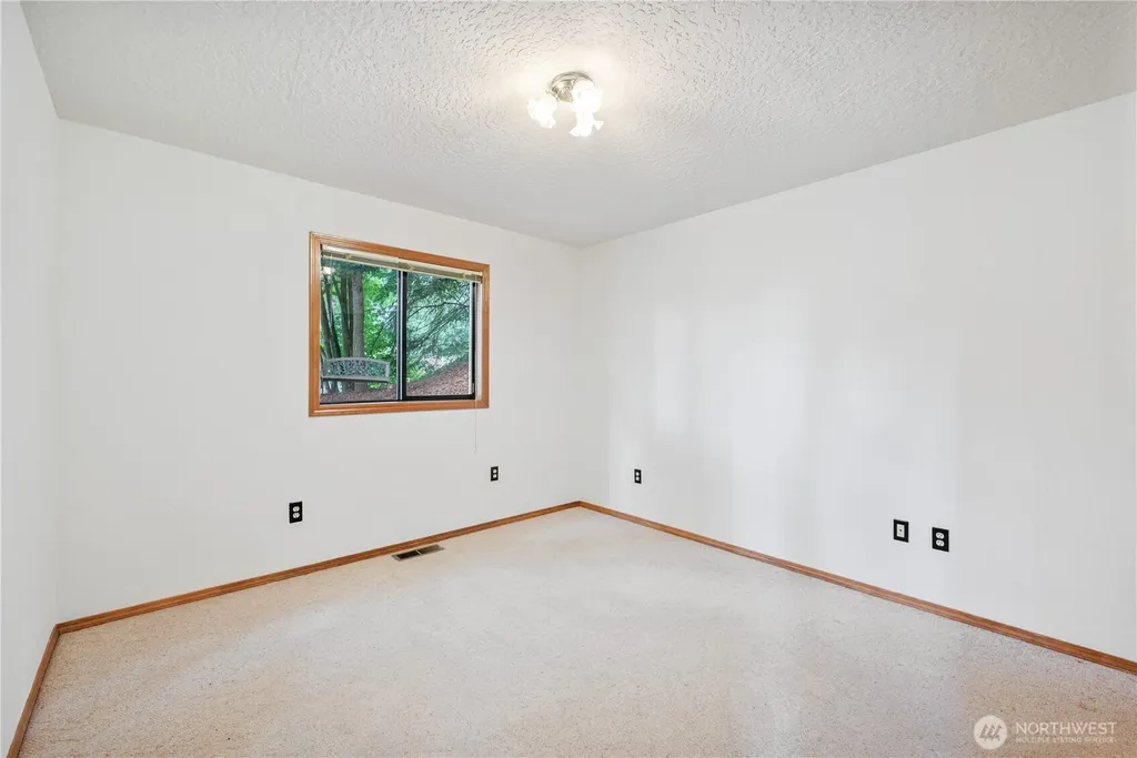 4352 Poplar Way Longview WA 98632