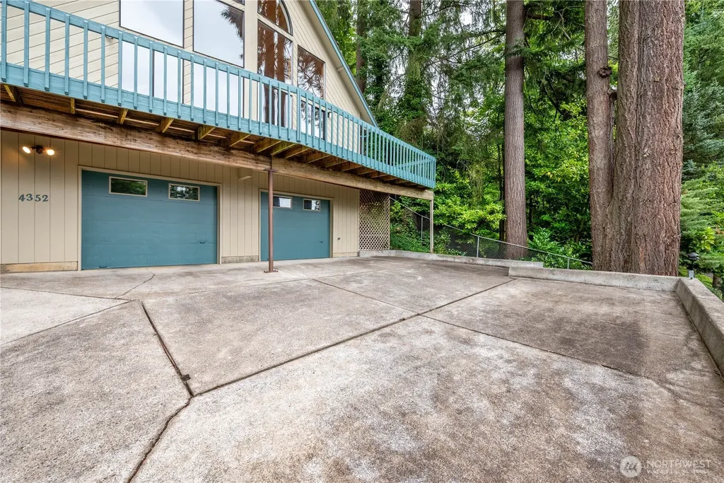 4352 Poplar Way Longview WA 98632