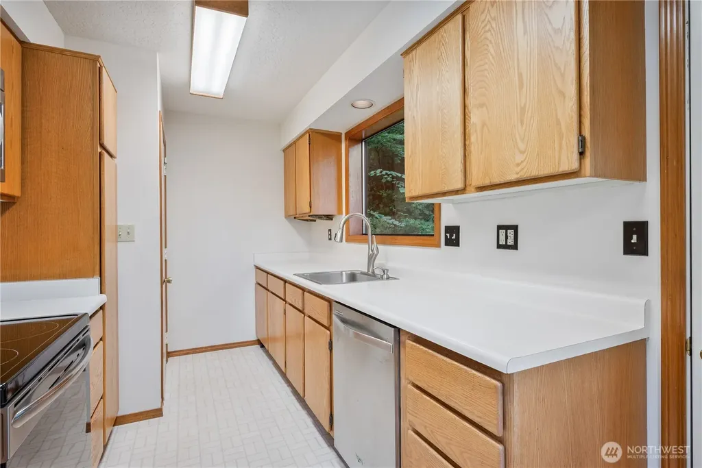 4352 Poplar Way Longview WA 98632