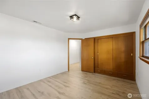 204 E 6th Street Lind WA 99341