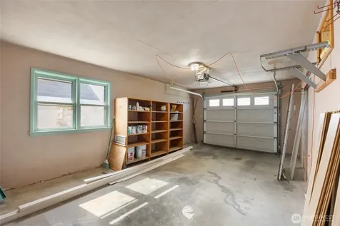 204 E 6th Street Lind WA 99341