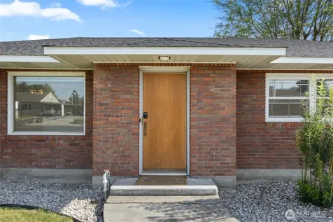 204 E 6th Street Lind WA 99341