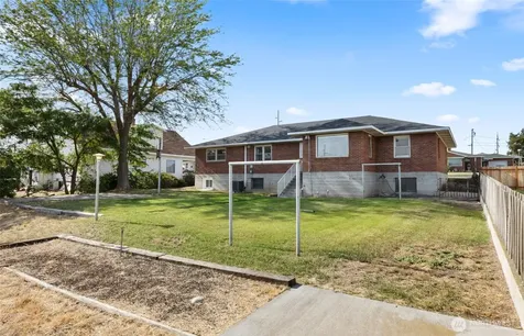 204 E 6th Street Lind WA 99341