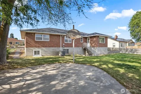 204 E 6th Street Lind WA 99341