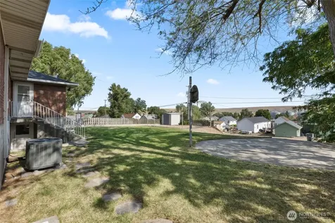204 E 6th Street Lind WA 99341