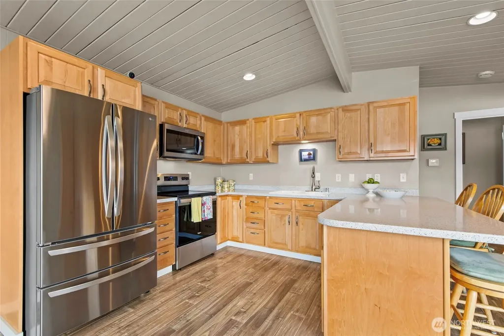 2351 E Mason Lake Drive E Grapeview WA 98546