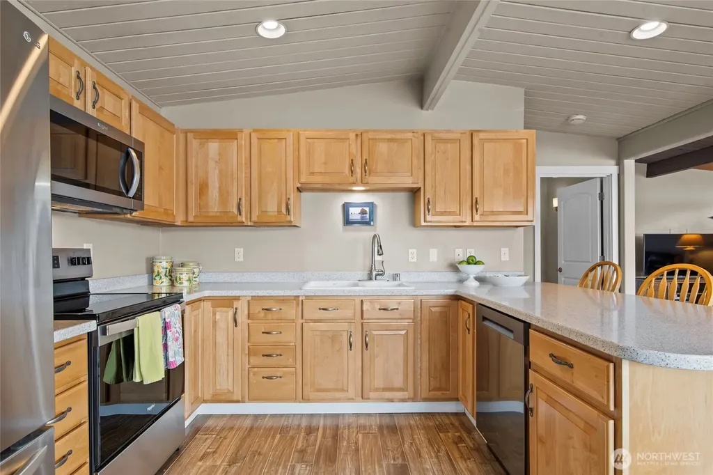 2351 E Mason Lake Drive E Grapeview WA 98546