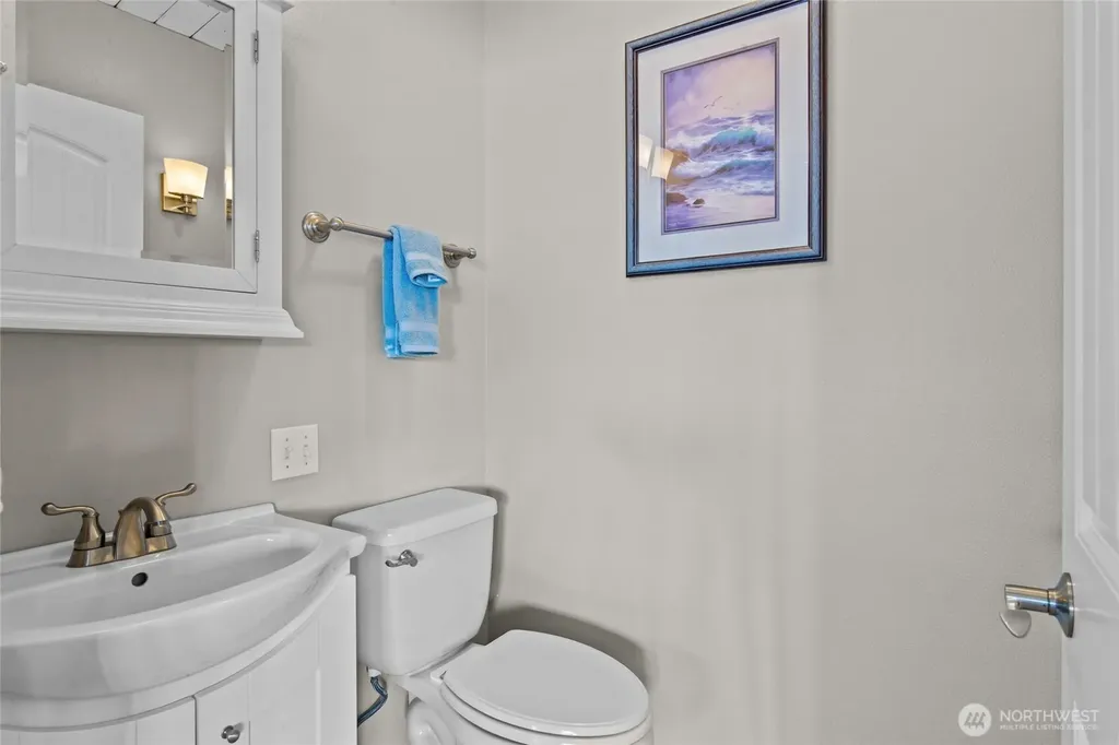 2351 E Mason Lake Drive E Grapeview WA 98546