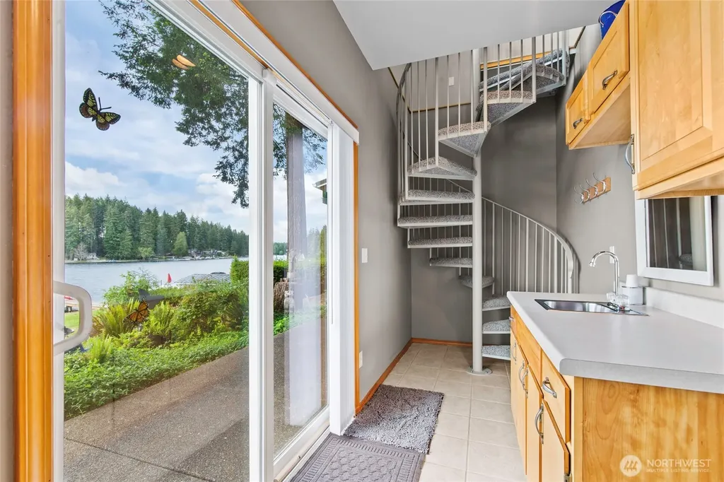 2351 E Mason Lake Drive E Grapeview WA 98546