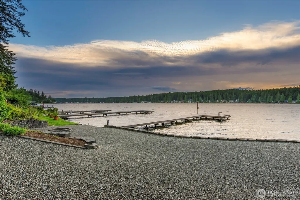 2351 E Mason Lake Drive E Grapeview WA 98546