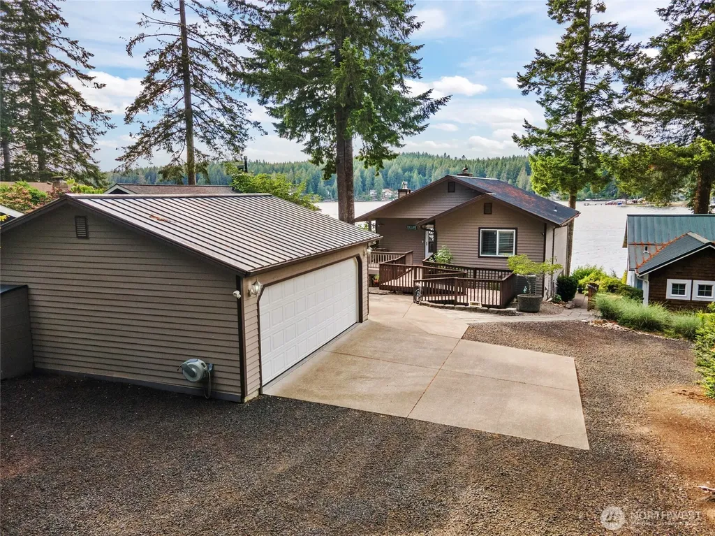 2351 E Mason Lake Drive E Grapeview WA 98546