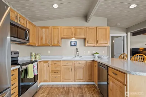 2351 E Mason Lake Drive E Grapeview WA 98546