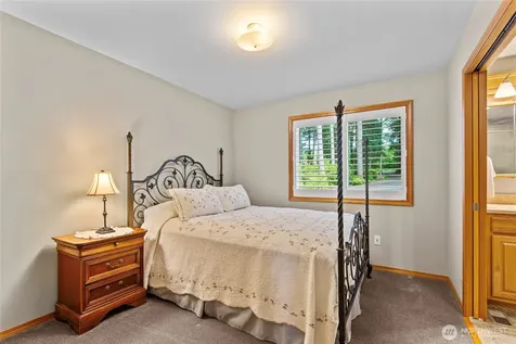 2351 E Mason Lake Drive E Grapeview WA 98546
