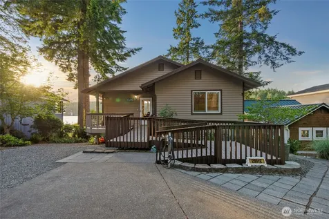 2351 E Mason Lake Drive E Grapeview WA 98546