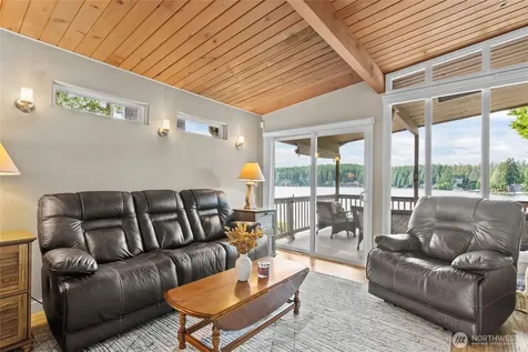 2351 E Mason Lake Drive E Grapeview WA 98546