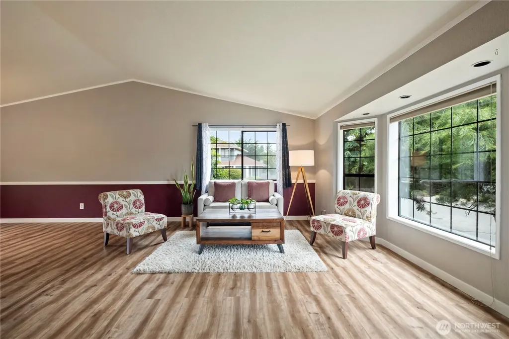 8906 10th Drive SE Everett WA 98208