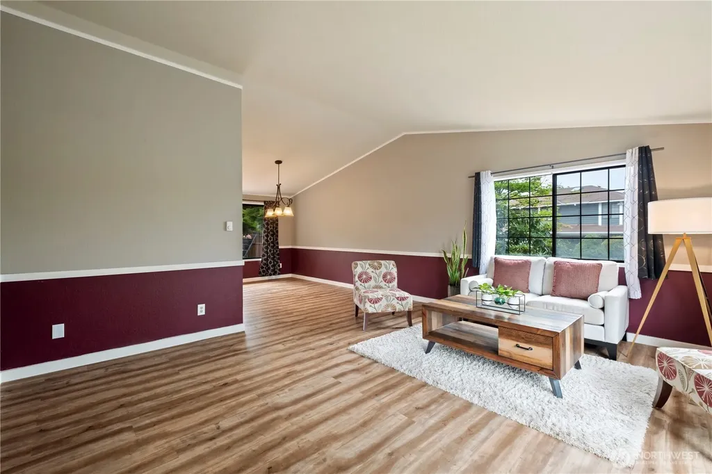 8906 10th Drive SE Everett WA 98208