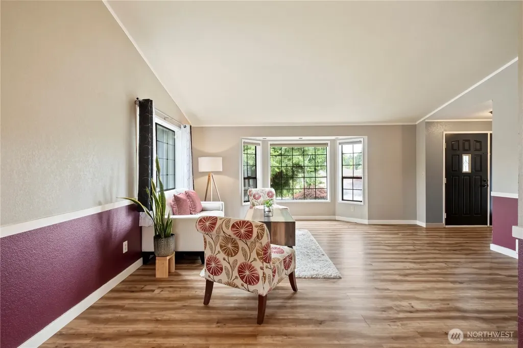 8906 10th Drive SE Everett WA 98208