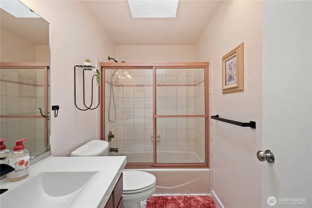 8906 10th Drive SE Everett WA 98208
