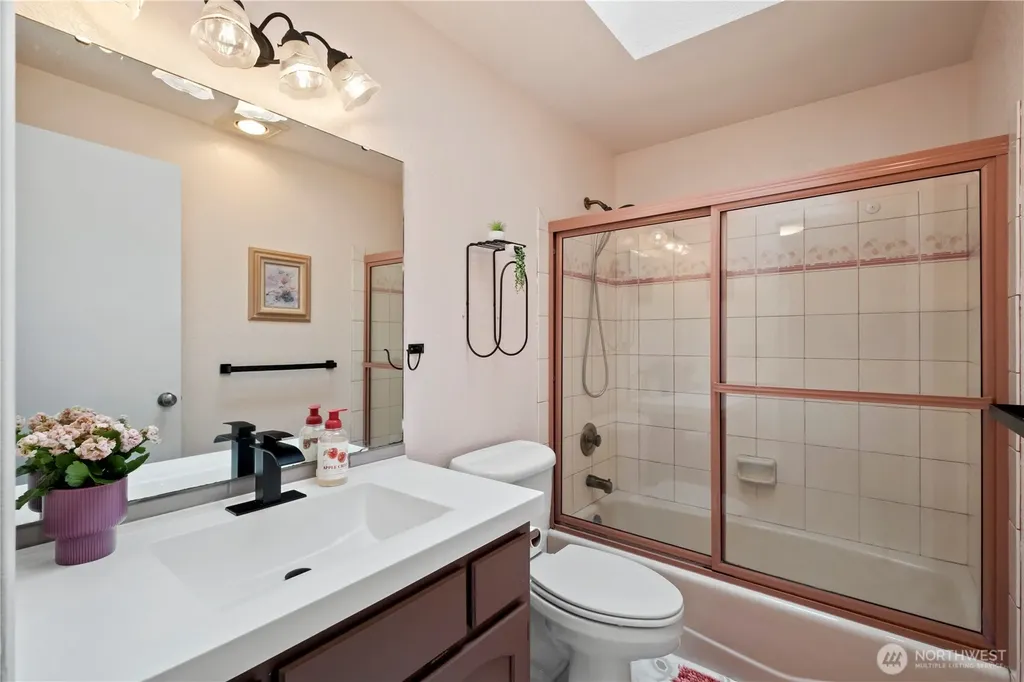 8906 10th Drive SE Everett WA 98208