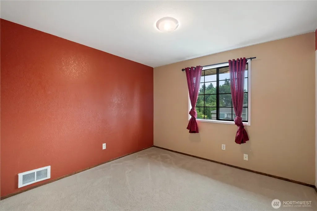8906 10th Drive SE Everett WA 98208
