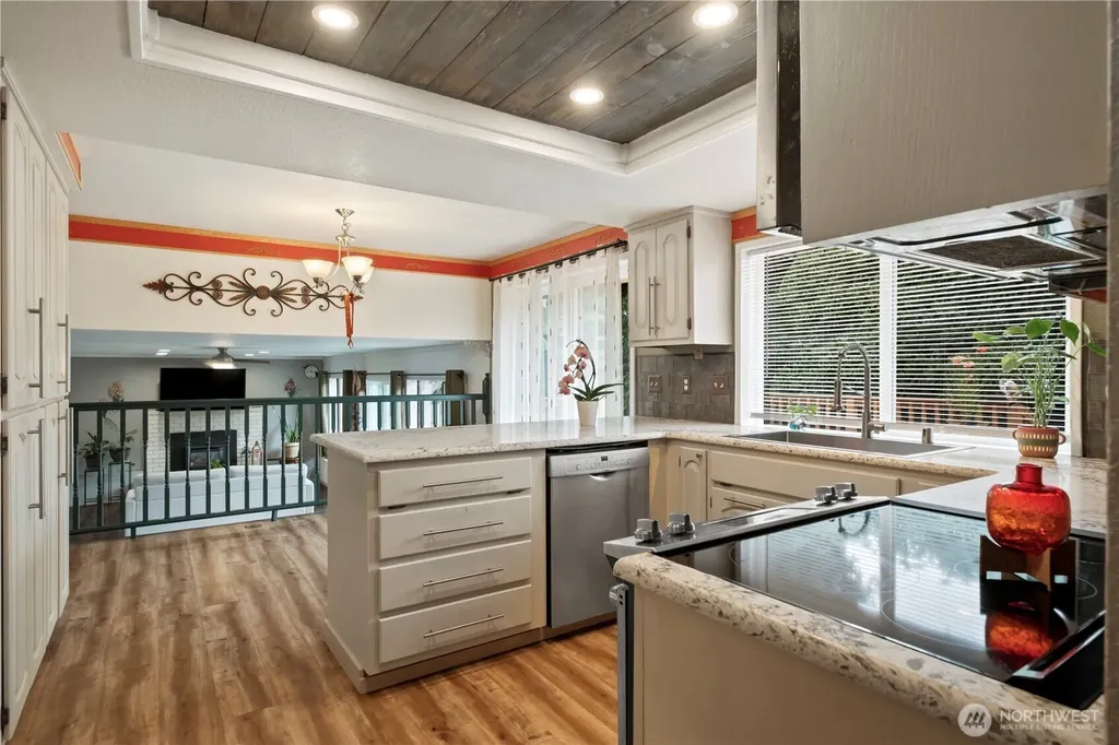 8906 10th Drive SE Everett WA 98208