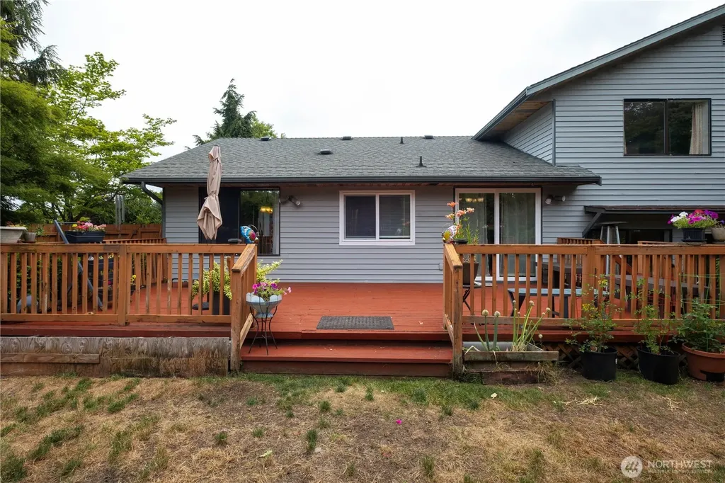 8906 10th Drive SE Everett WA 98208