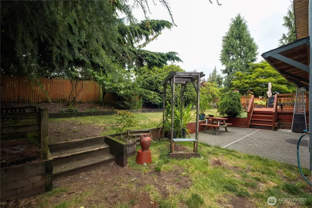8906 10th Drive SE Everett WA 98208