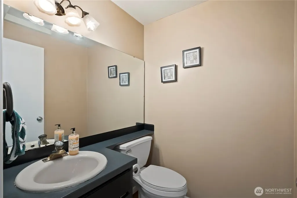 8906 10th Drive SE Everett WA 98208