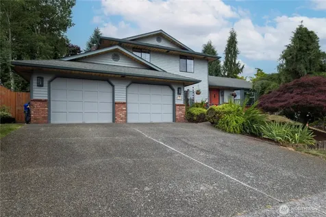 8906 10th Drive SE Everett WA 98208