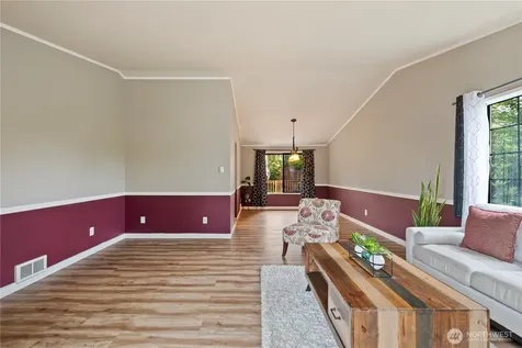 8906 10th Drive SE Everett WA 98208