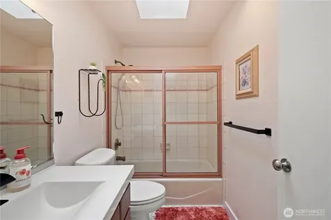 8906 10th Drive SE Everett WA 98208