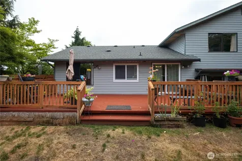 8906 10th Drive SE Everett WA 98208