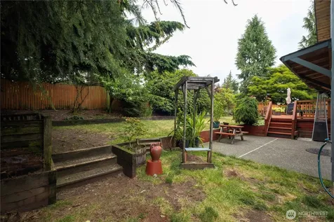 8906 10th Drive SE Everett WA 98208