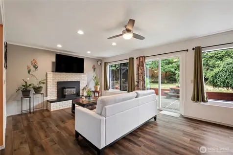 8906 10th Drive SE Everett WA 98208