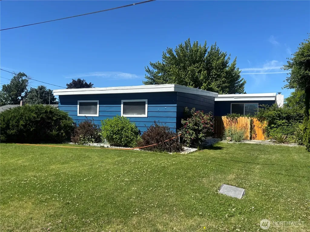 610 S 71st Avenue Yakima WA 98908