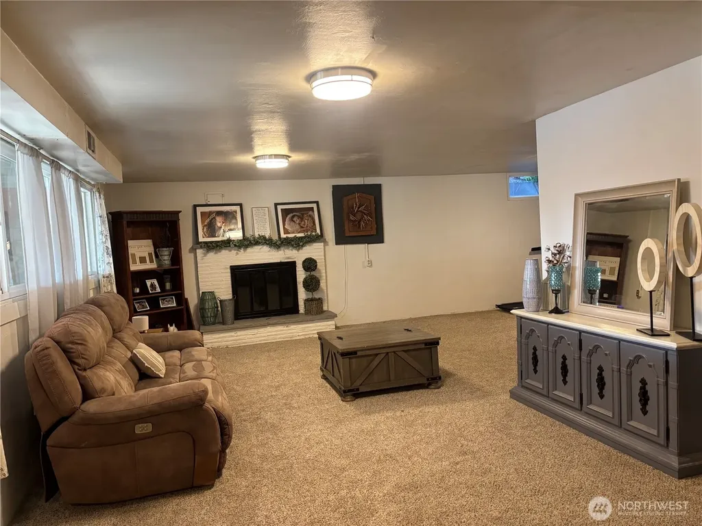610 S 71st Avenue Yakima WA 98908