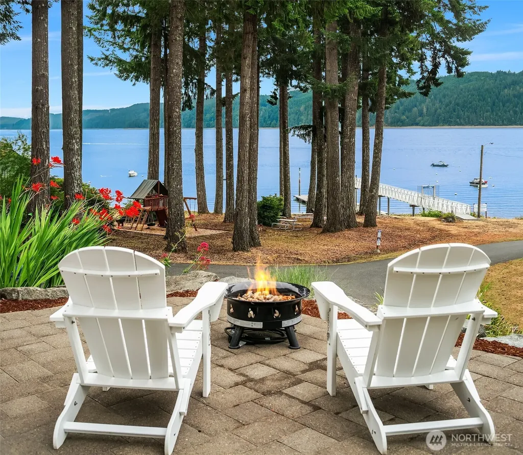 51 N Bennett Lane Lilliwaup WA 98555