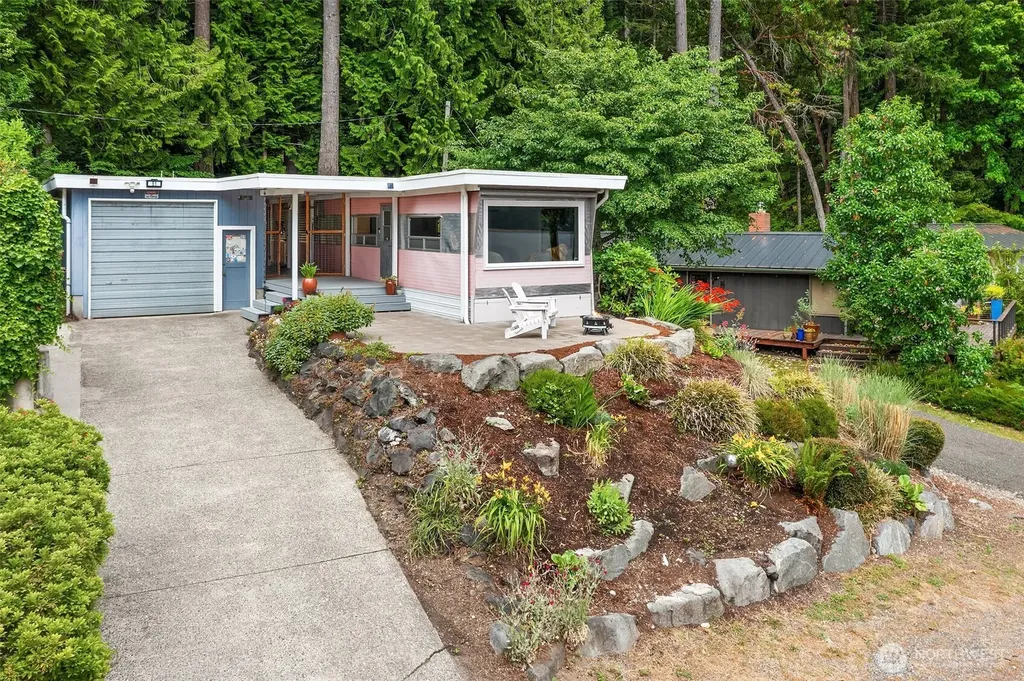 51 N Bennett Lane Lilliwaup WA 98555