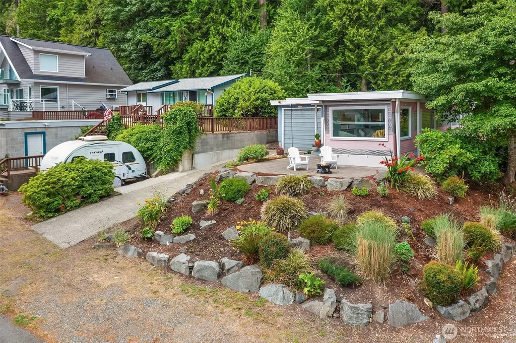51 N Bennett Lane Lilliwaup WA 98555